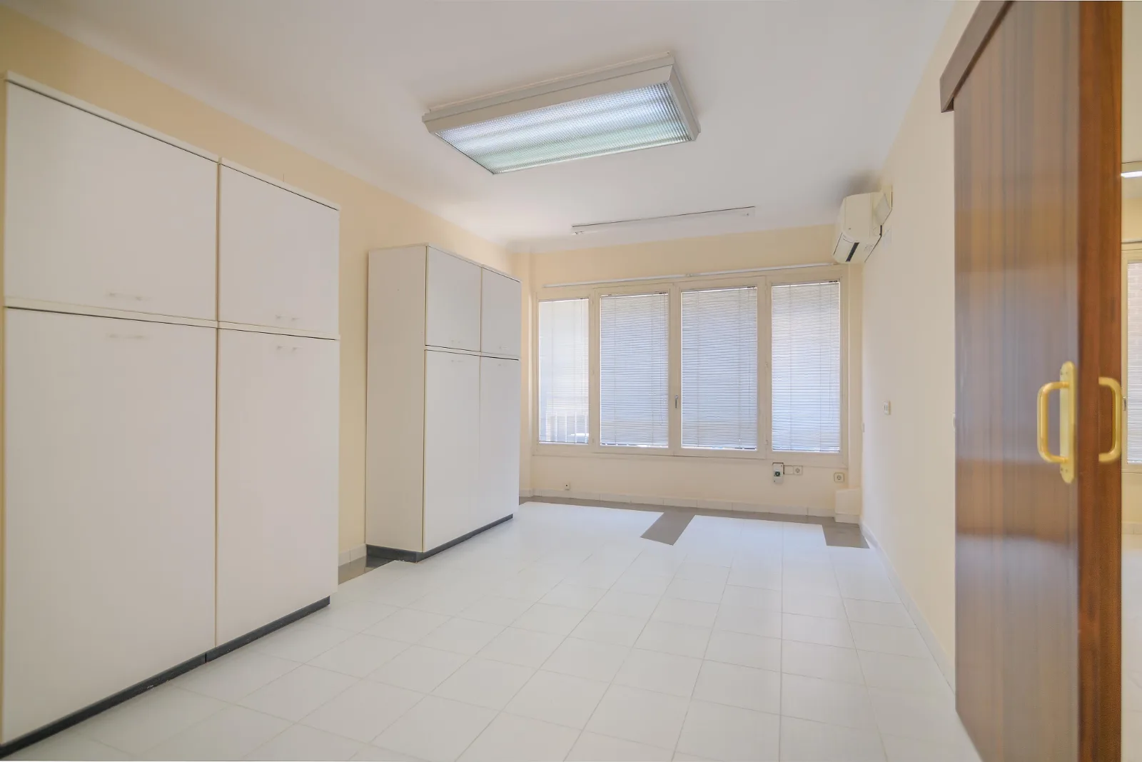 Local comercial zona Passeig, Passeig, Manresa — Sala 4