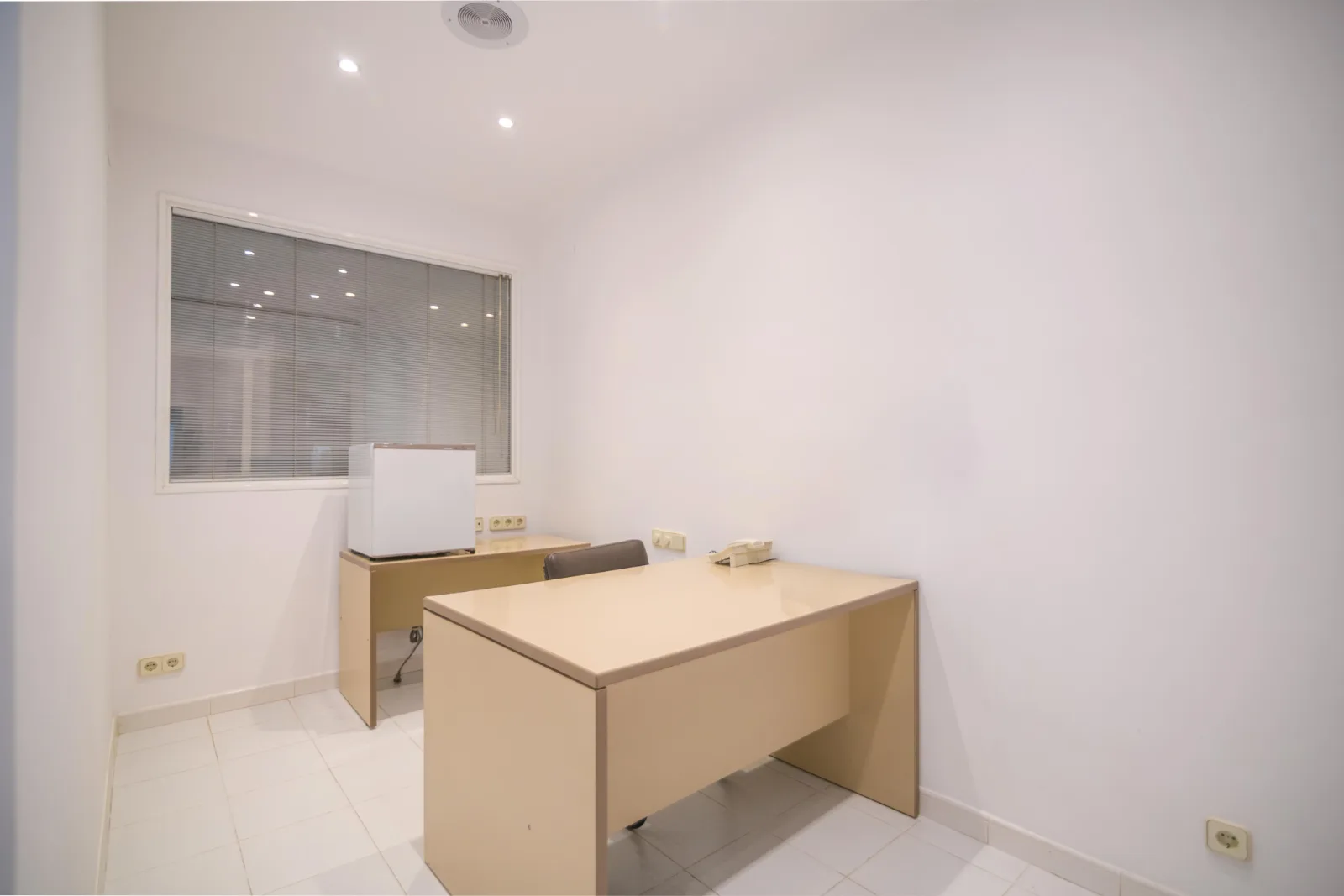 Local comercial zona Passeig, Passeig, Manresa — Despacho 2