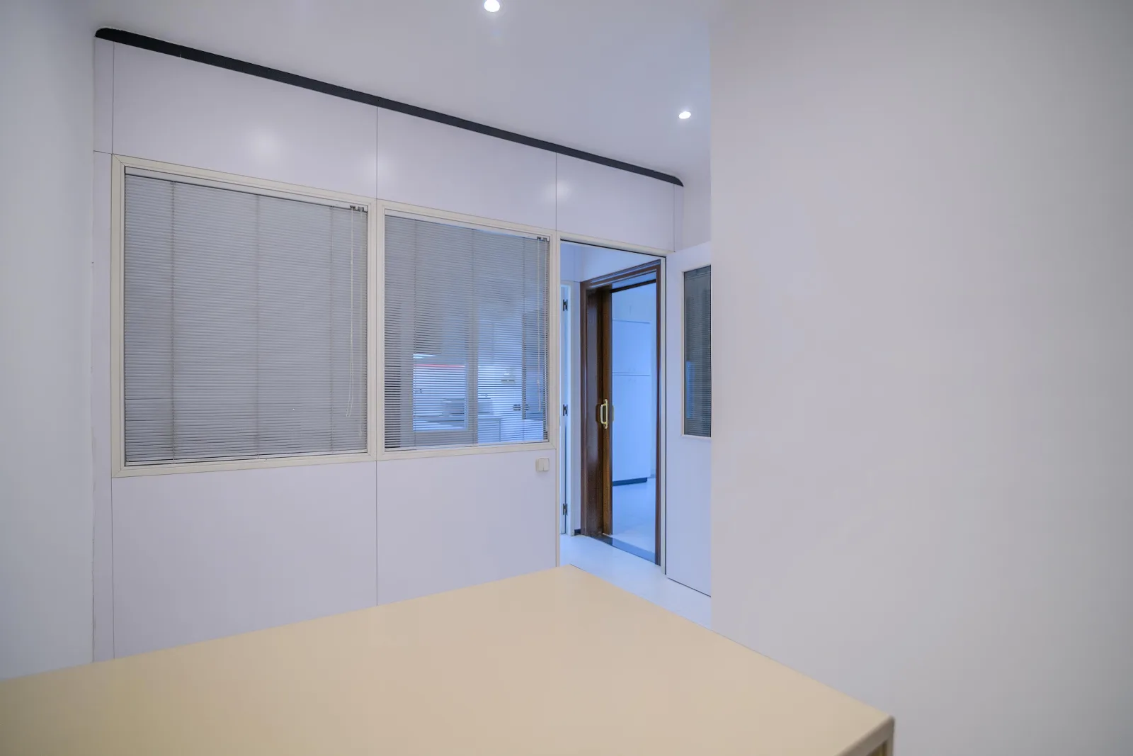 Local comercial zona Passeig, Passeig, Manresa — Recibidor 2
