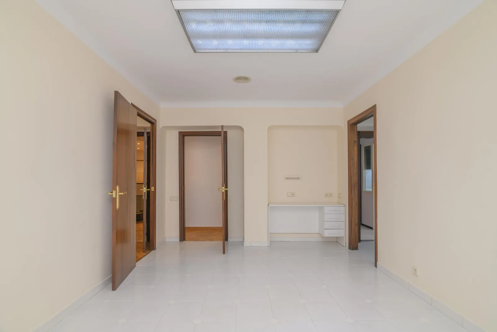 Local comercial zona Passeig, Passeig, Manresa — Recibidor 4