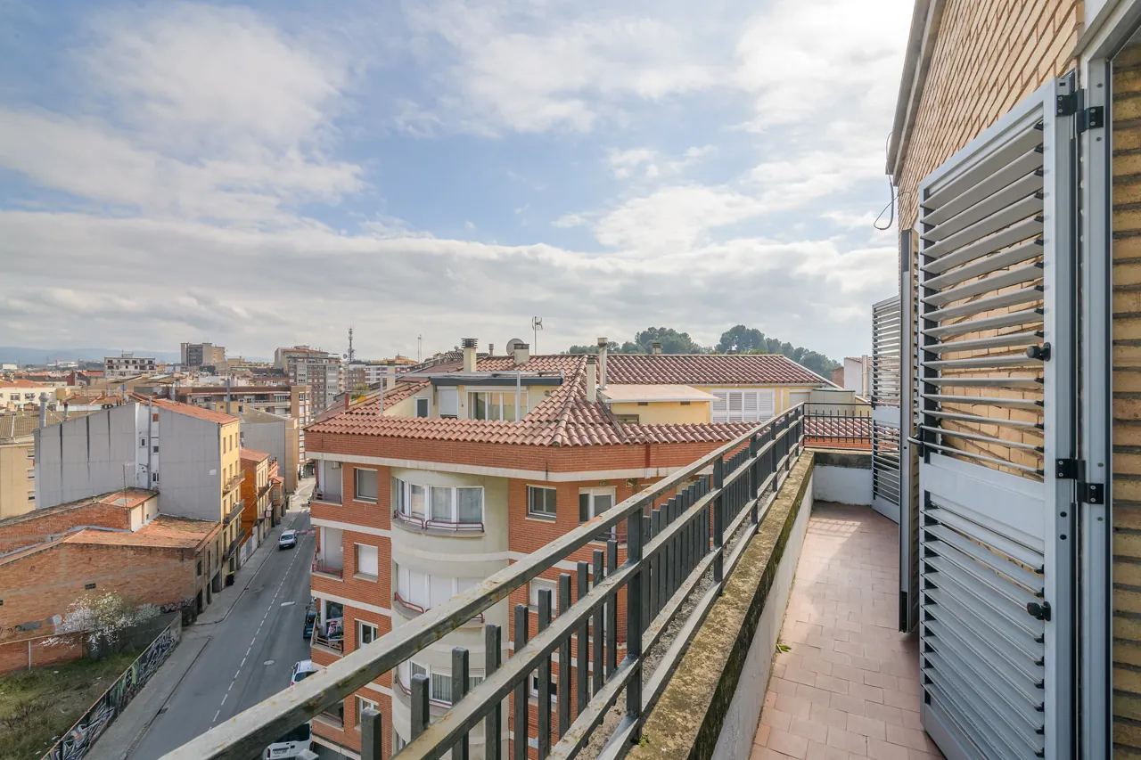 Àtic al Poble Nou, Poble Nou, Manresa — Terrassa vistes