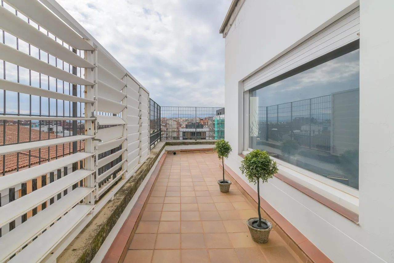 Àtic al Poble Nou, Poble Nou, Manresa — Terrassa finestral