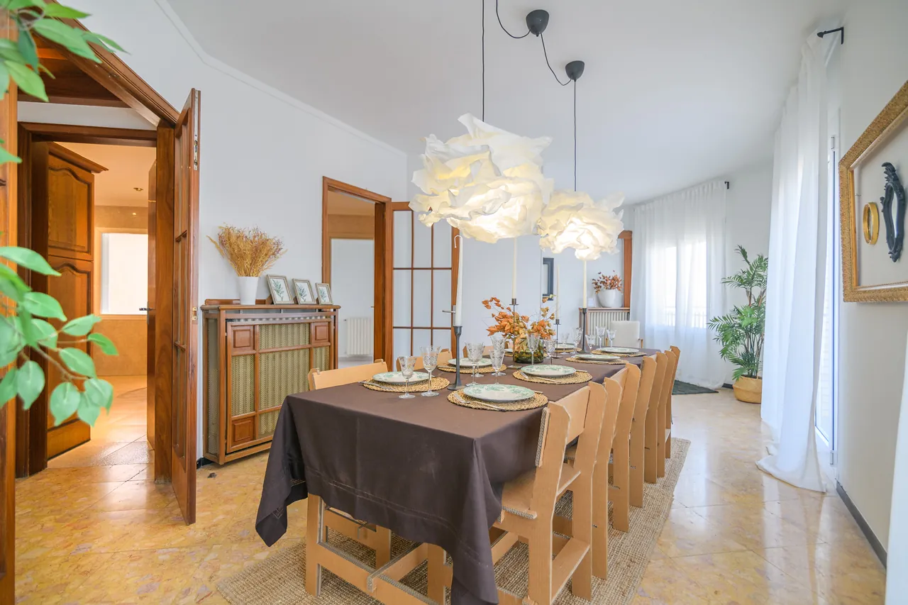 Àtic al Poble Nou, Poble Nou, Manresa — Menjador accessos