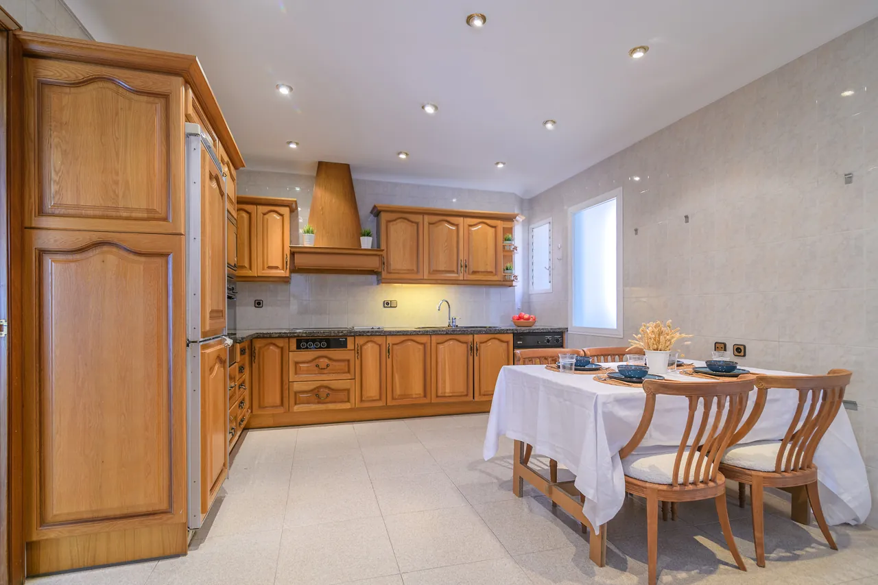 Àtic al Poble Nou, Poble Nou, Manresa — Cuina office