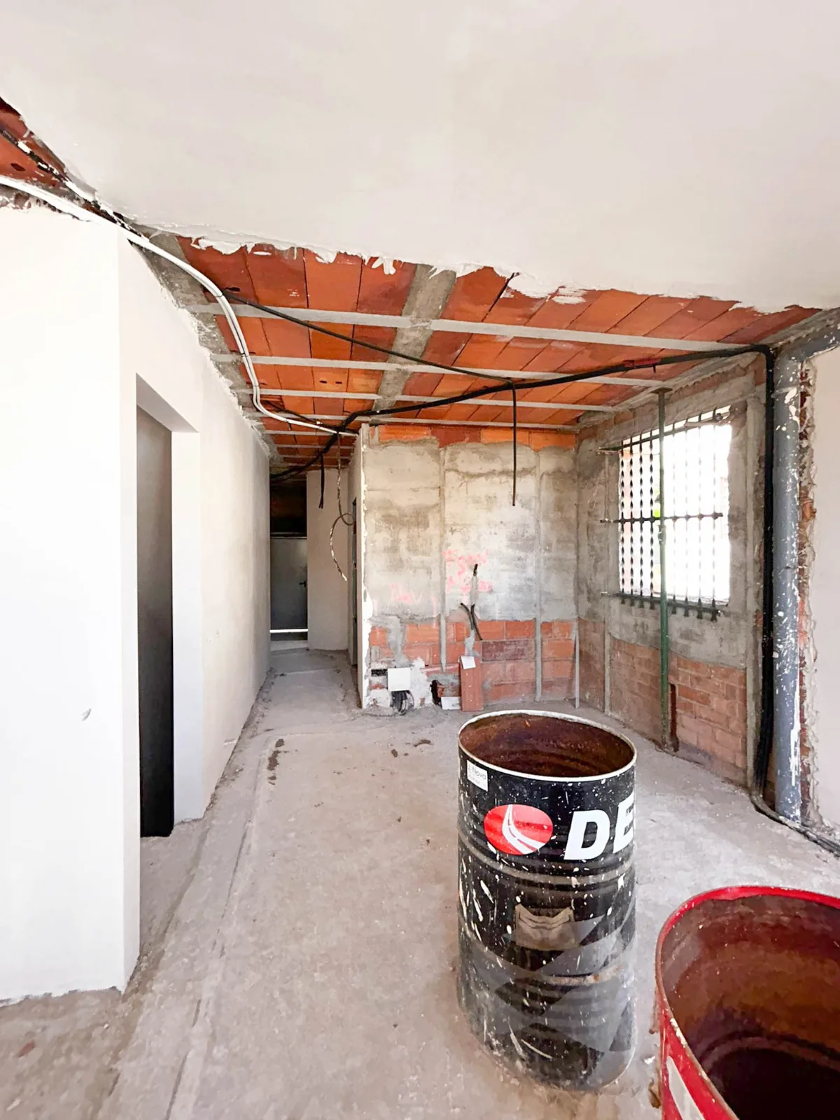 Casa en obres a Vic-Remei, Carretera de Vic, Manresa — Interior en obra