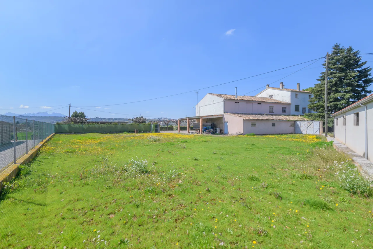 Casa con terreno en Viladordis (Manresa) — casa en venta en Viladordis, Manresa