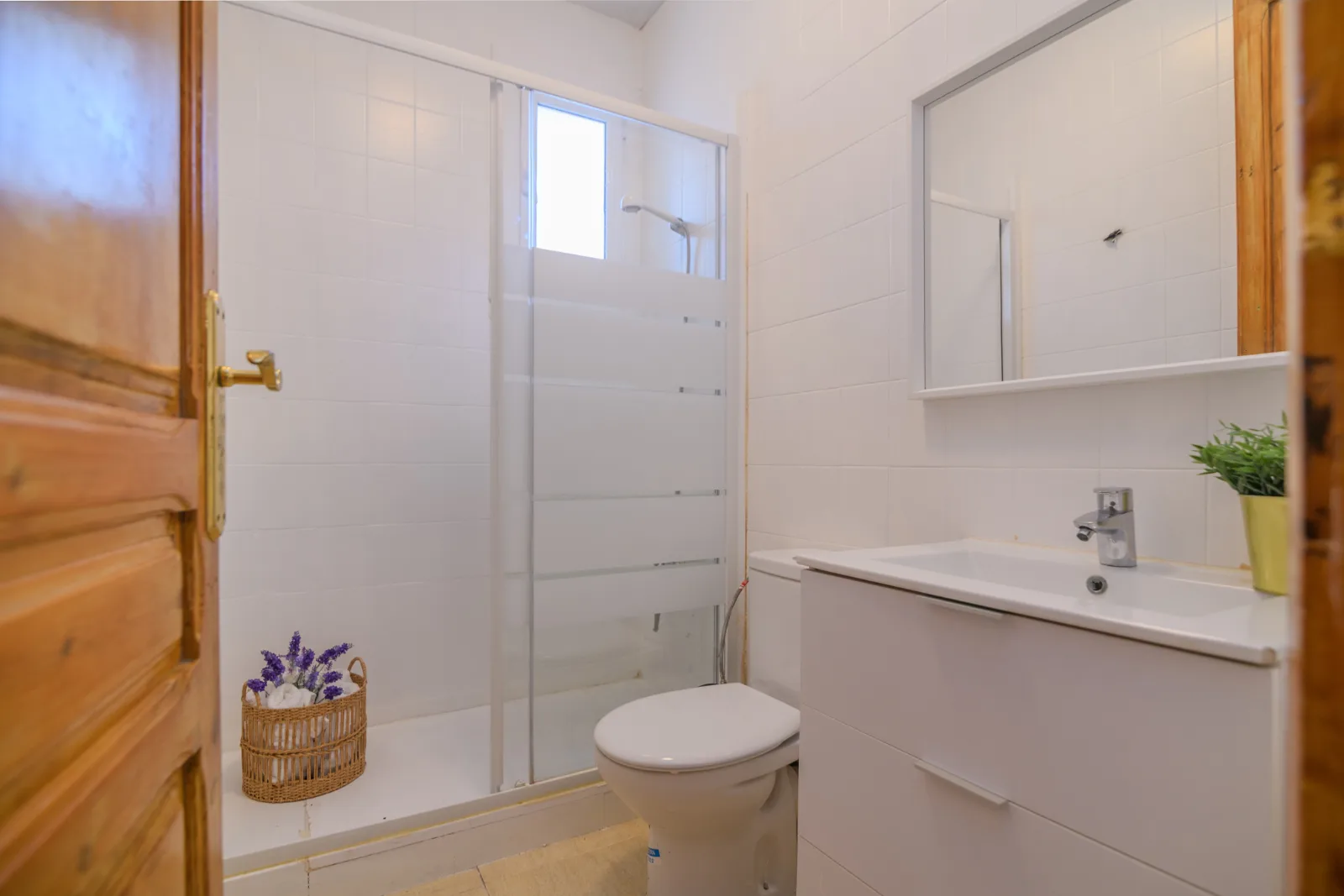 Piso en Ciutat Vella (Barcelona), Ciutat Vella, Barcelona — Baño