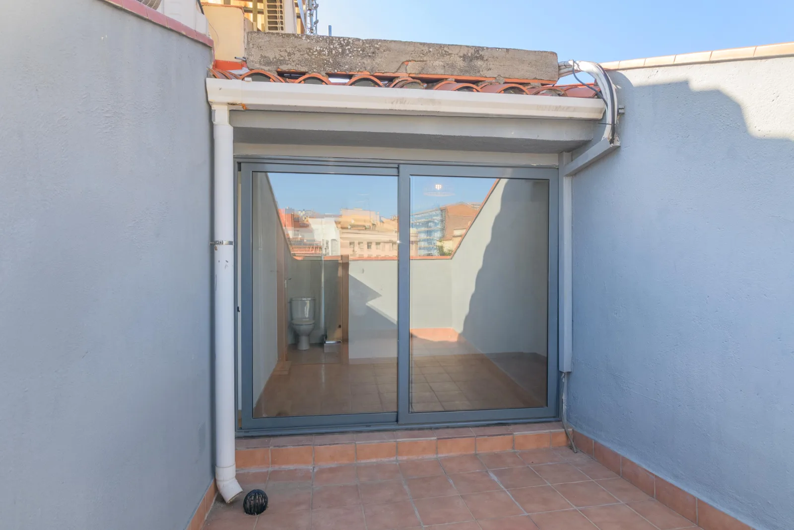 Dúplex con terraza en barri antic, Casc Antic, Manresa — Recibidor 2