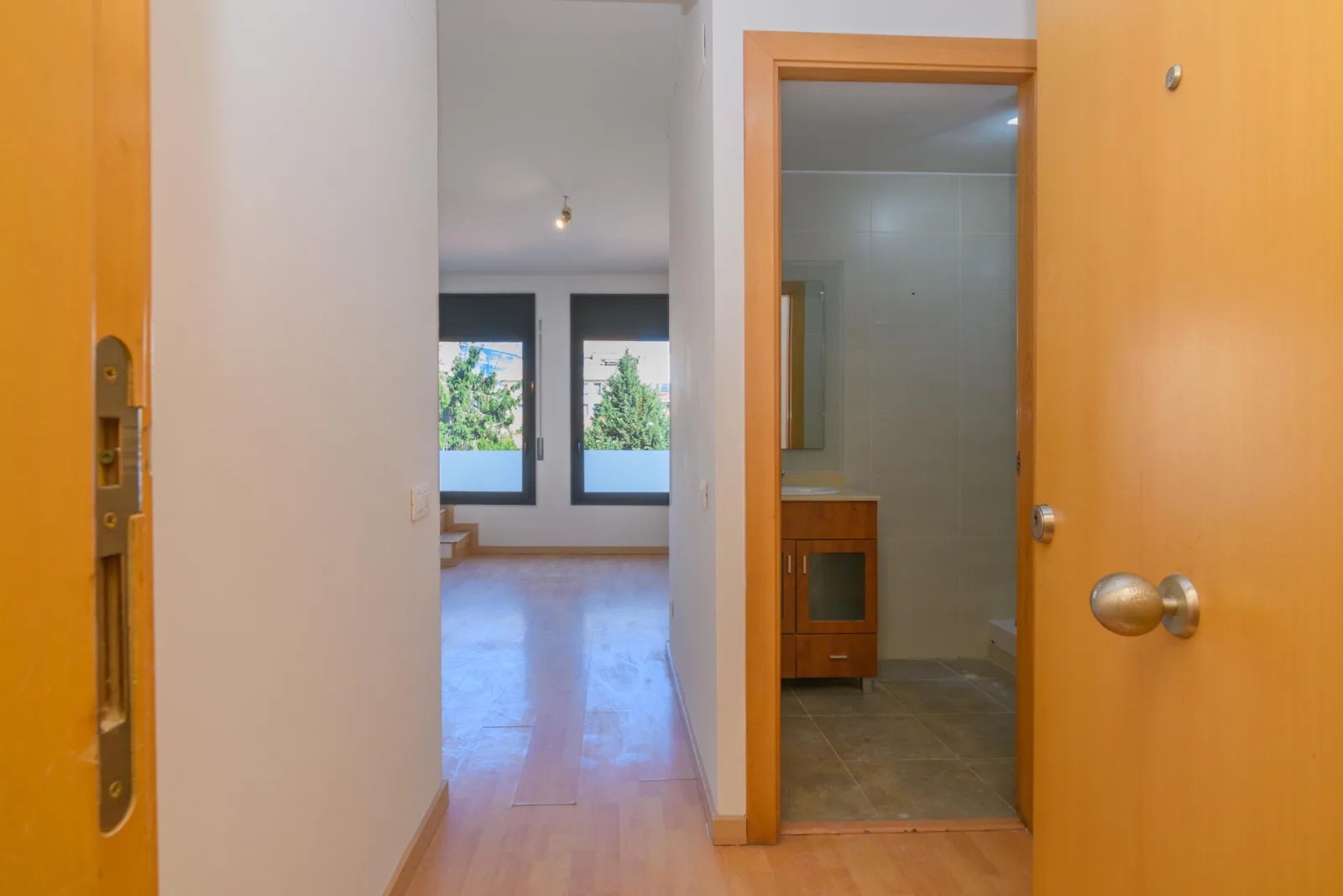 Dúplex con terraza en barri antic, Casc Antic, Manresa — Pasillo