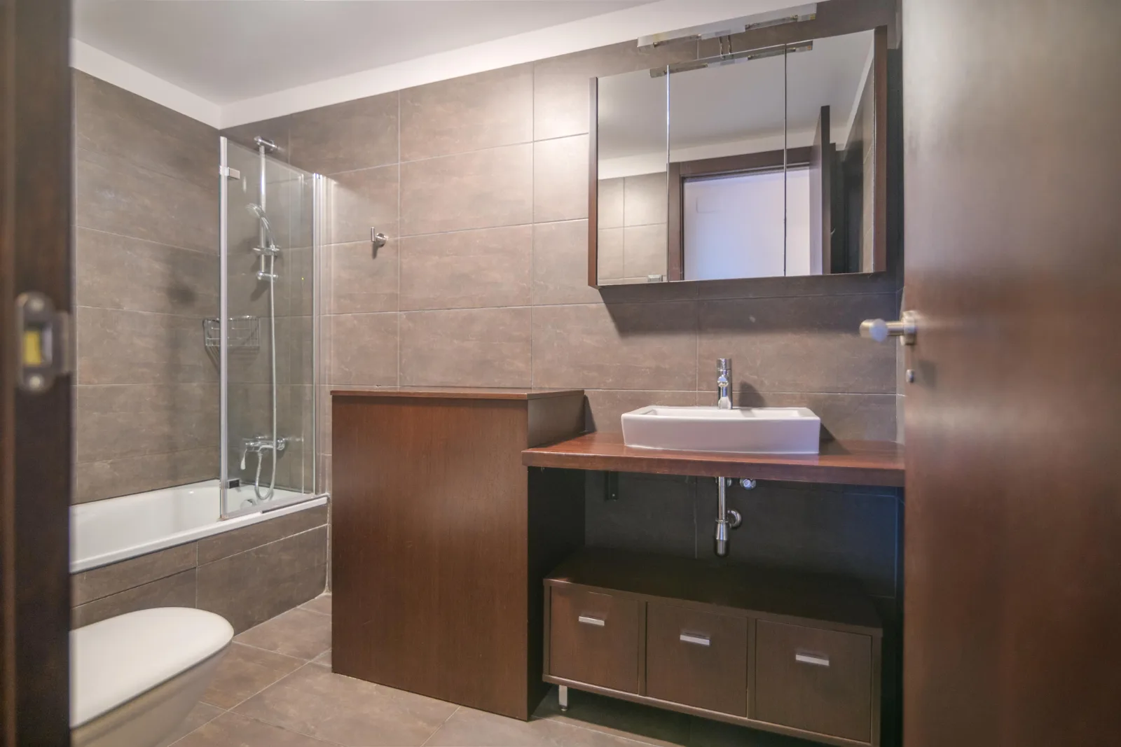 Piso con piscina comunitaria en la Illa Verda, Illa verda, Manresa — Baño