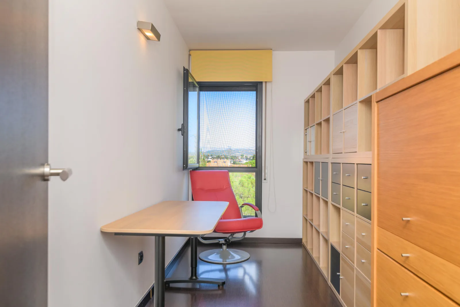 Piso con piscina comunitaria en la Illa Verda, Illa verda, Manresa — Habitación 3