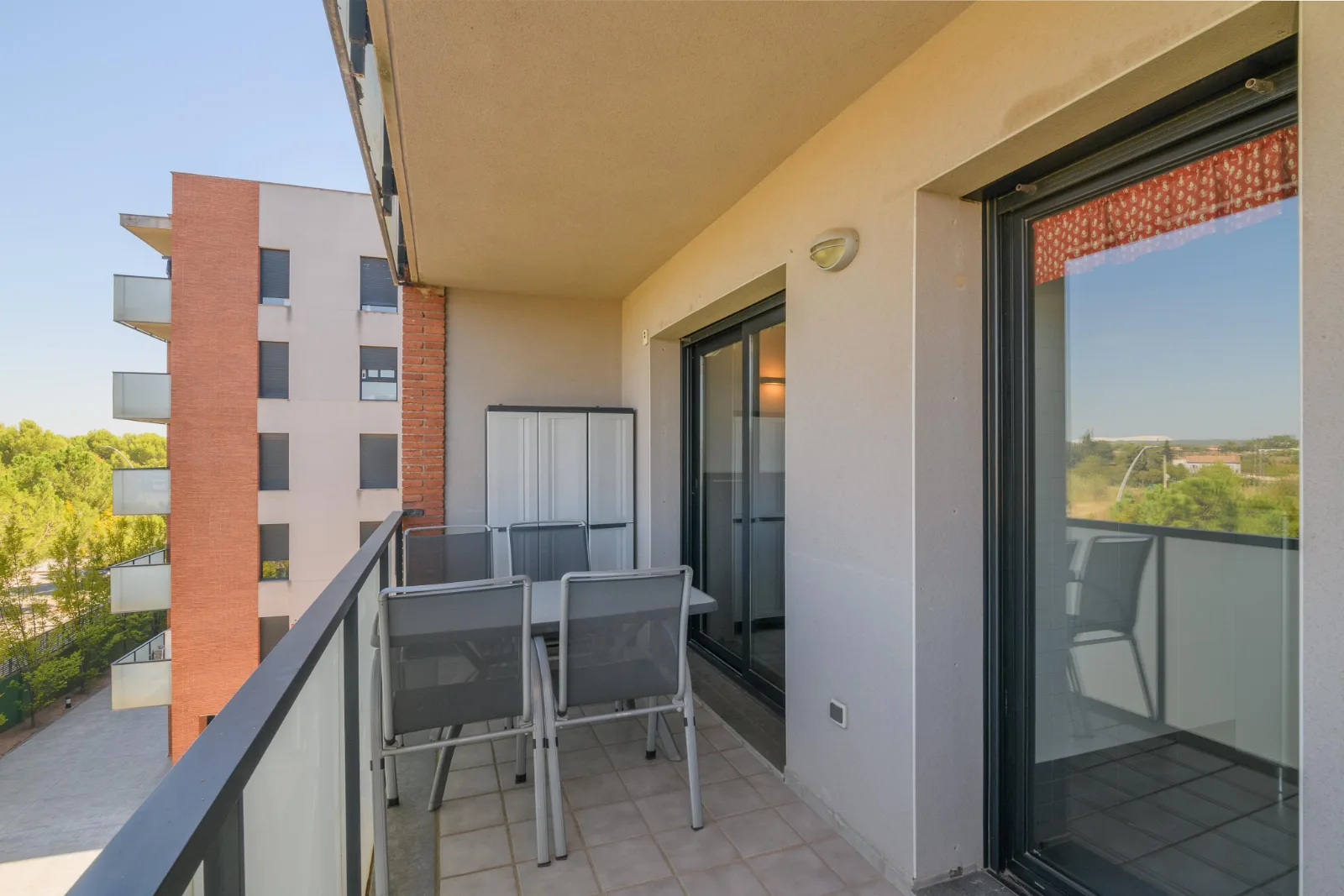 Piso con piscina comunitaria en la Illa Verda, Illa verda, Manresa — Terraza