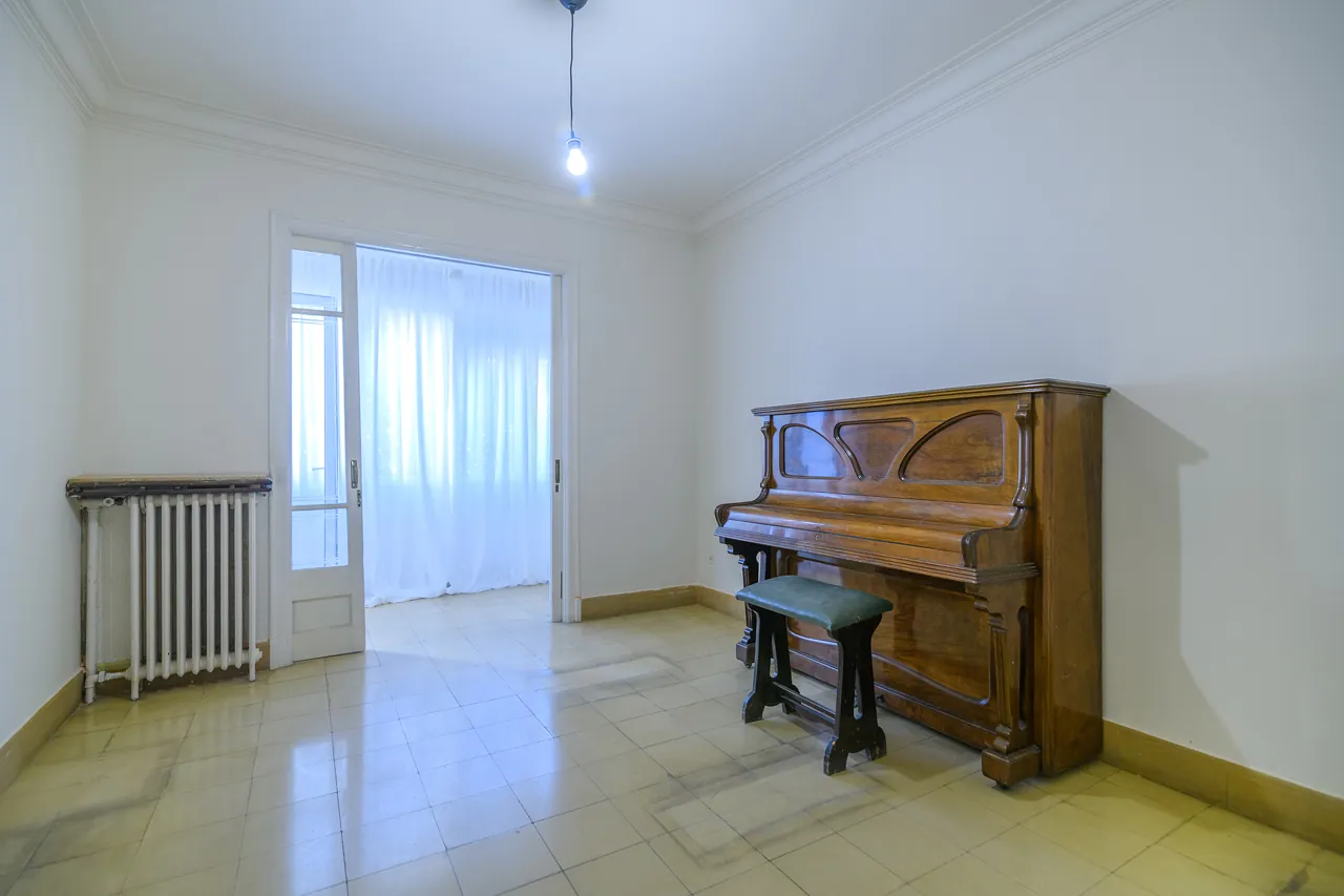 Pis amb jardí a Plaça Catalunya, Plaça Catalunya, Manresa — Sala piano balcó