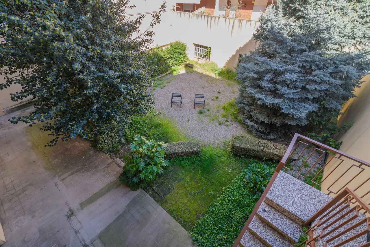 Pis amb jardí a Plaça Catalunya, Plaça Catalunya, Manresa — Pati illa