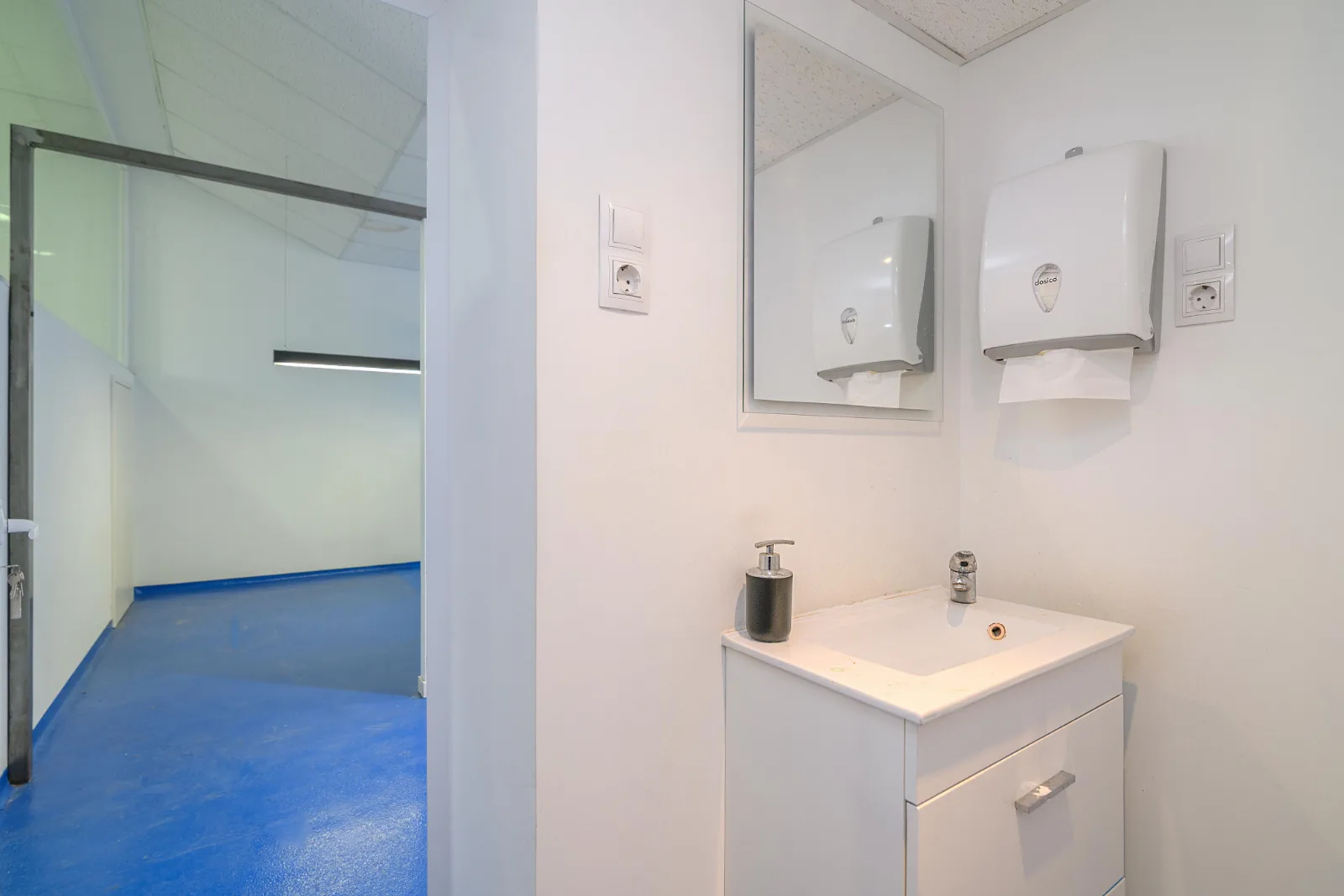 Local con piso encima y jardín detrás, Plaça Catalunya, Manresa — Baño 3