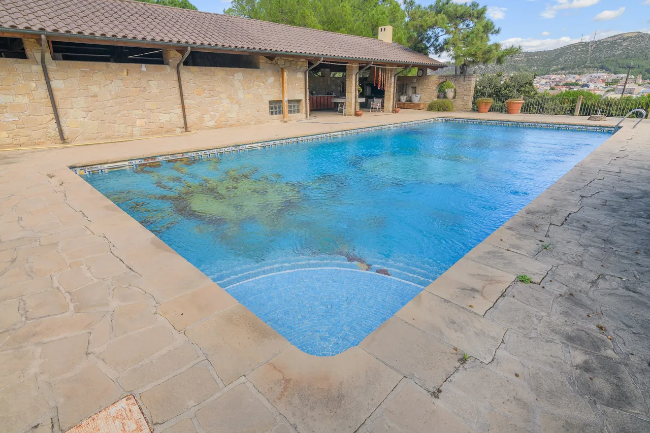 Xalet a Sant Vicenç de Castellet, Sant Vicenç de Castellet — Piscina